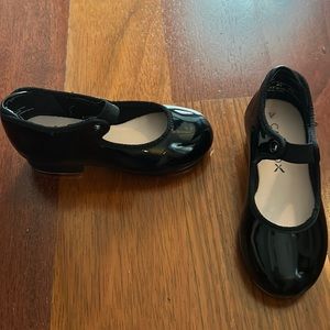 Toddler girls Capezio tap shoes